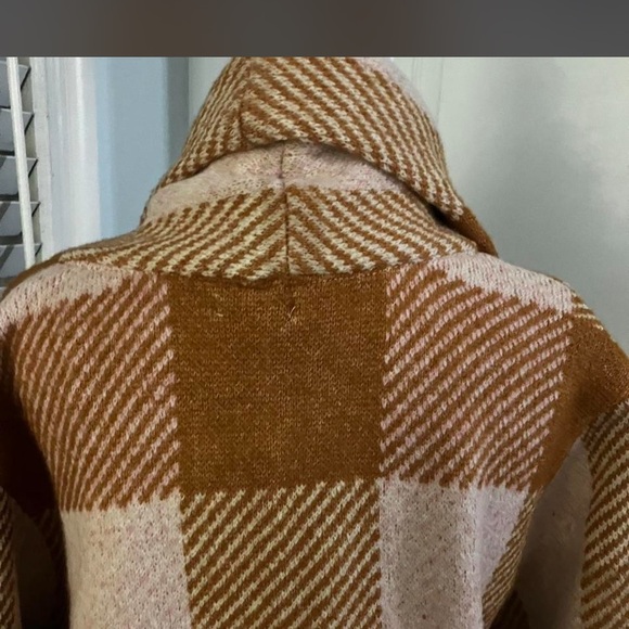 ONE WORLD Tan and Cream Knit Open Cardigan style Duster. Super comfy and cozy! - Picture 7 of 7